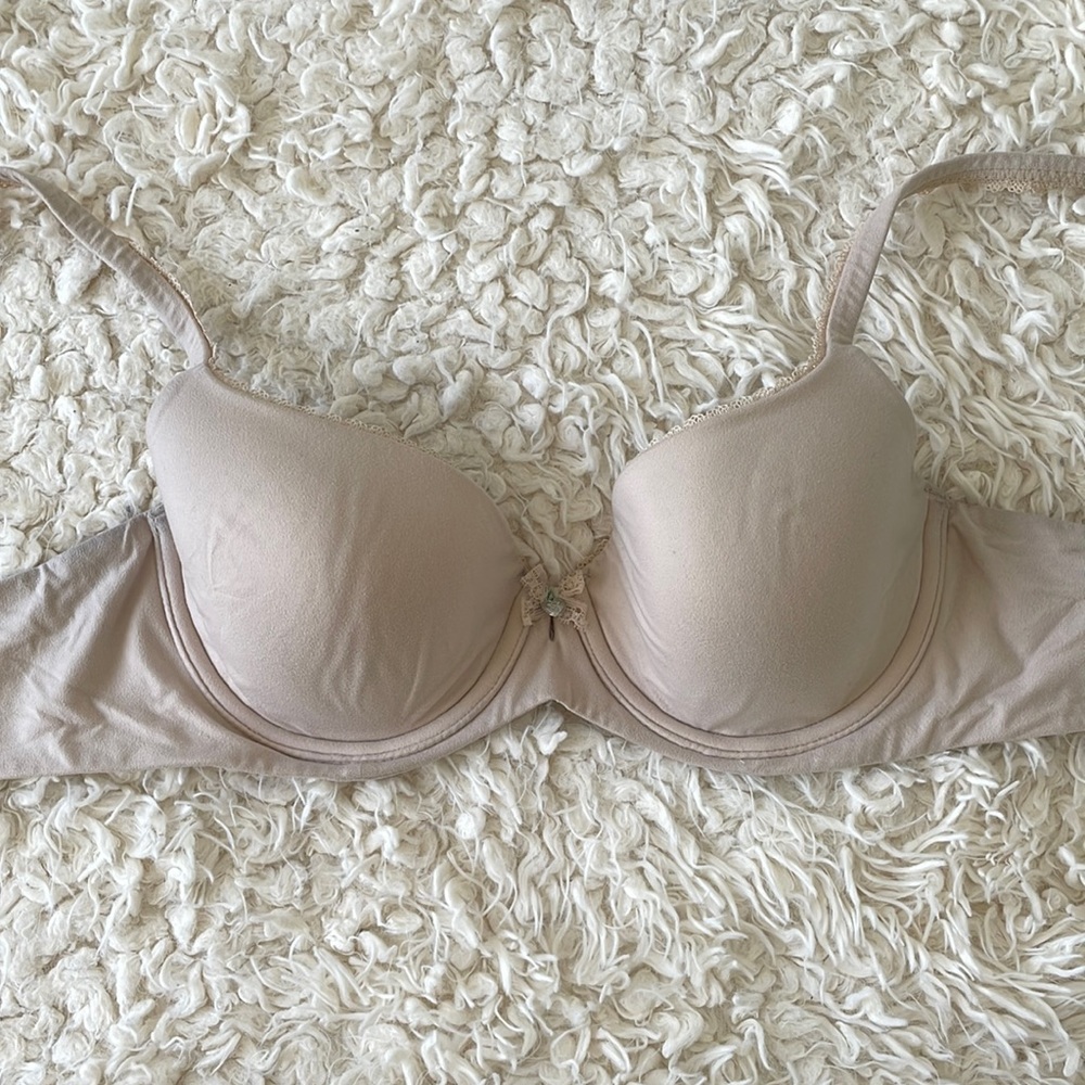 Victoria’s Secret nude bra